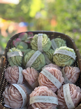 Carregar imagem no visualizador da galeria, Vela - Flor (Compra via Whatsapp)
