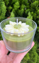 Carregar imagem no visualizador da galeria, Vela Vidro c/ Margarida (Compra via Whatsapp)
